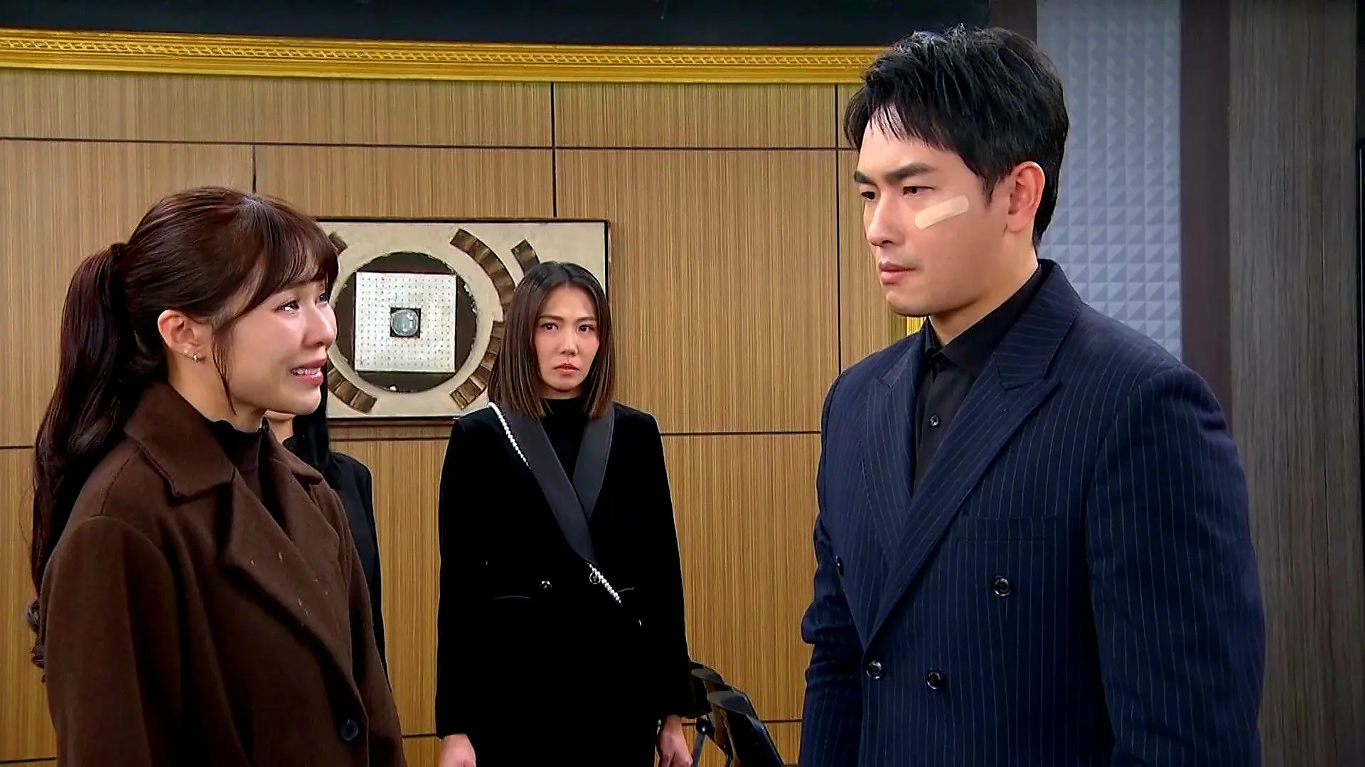 大牙(周宜霈)最強小三 持續灑狗血升溫 大牙(周宜霈)最強小三 持續灑狗血升溫