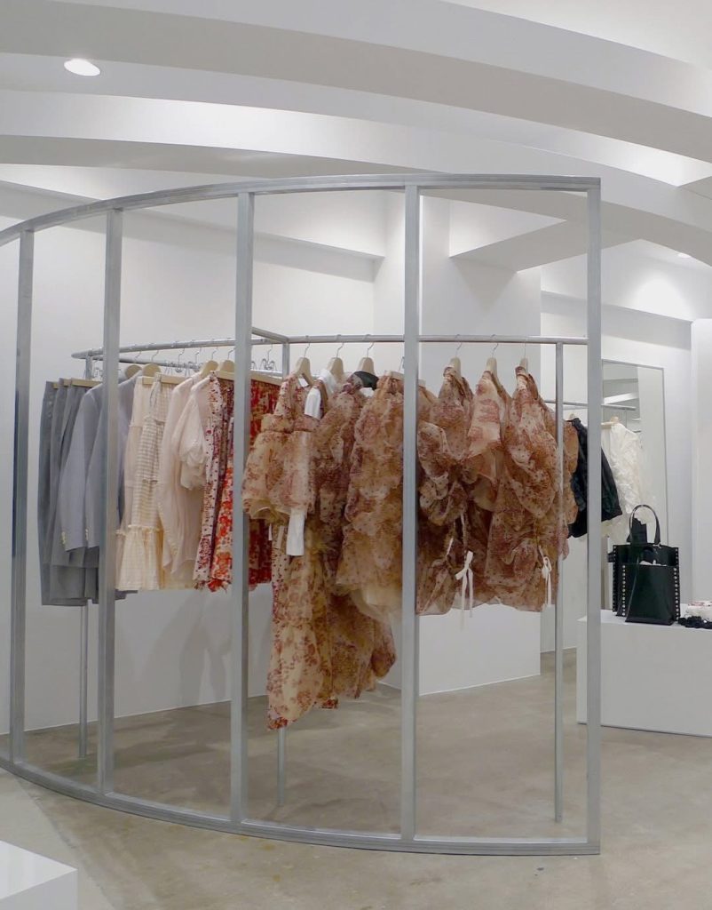 COMME des GARÇONS 旗艦店回歸,解構前衛美學! COMME des GARÇONS 旗艦店回歸,解構前衛美學!