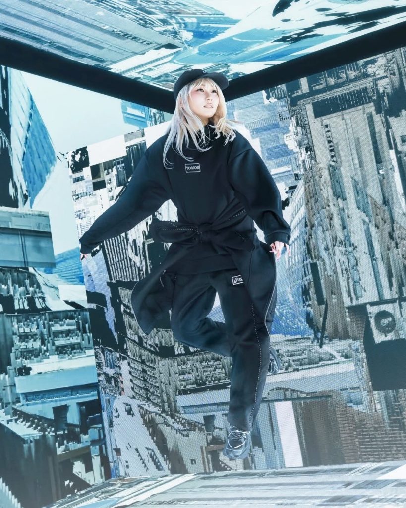 音樂與步伐的完美共鳴!YOASOBI x ASICS 聯名系列 3/19 重磅登場 音樂與步伐的完美共鳴!YOASOBI x ASICS 聯名系列 3/19 重磅登場