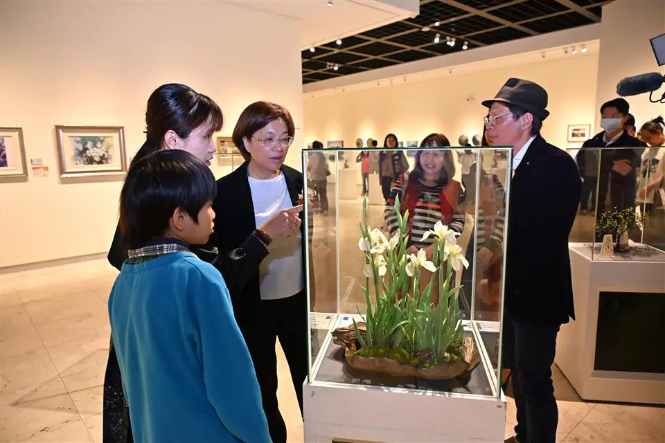 跨越國際的藝術共振 粘信敏師生作品聯展 彰化美術館磅礡登場 跨越國際的藝術共振 粘信敏師生作品聯展 彰化美術館磅礡登場