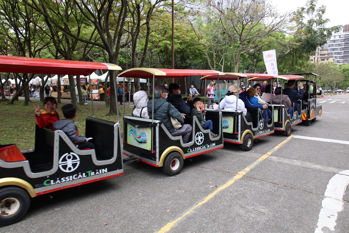 第三屆北大櫻花祭 搭小火車賞櫻正夯 第三屆北大櫻花祭 搭小火車賞櫻正夯