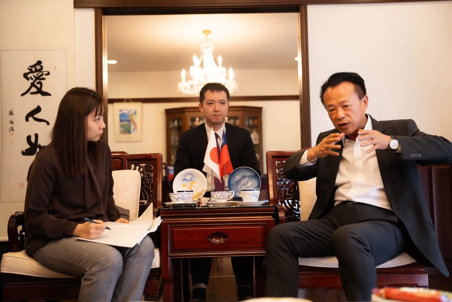 縣長翁章梁赴日接受「西日本新聞」專訪 向日本介紹嘉義轉型與願景 縣長翁章梁赴日接受「西日本新聞」專訪 向日本介紹嘉義轉型與願景