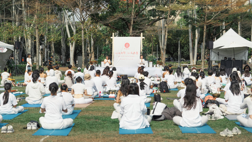 Mukasa白色瑜珈點亮文心森林公園 匯聚十萬善款助印度慈恩小學童 43 409137 1024x576 1