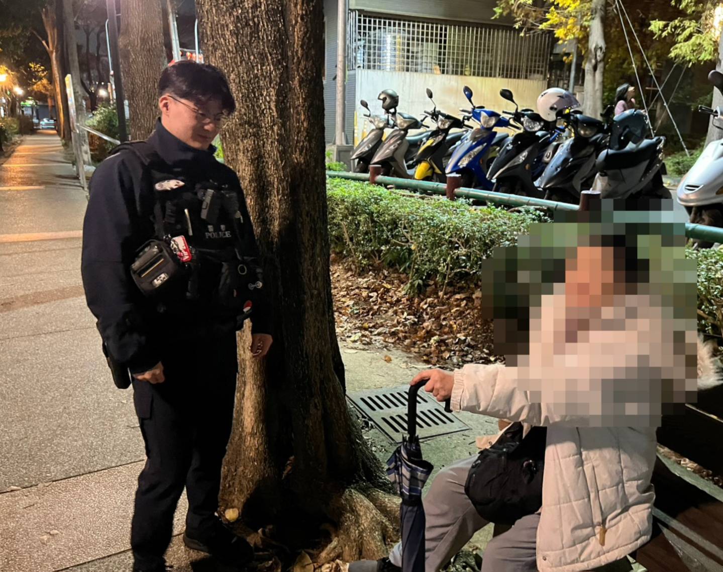 「平安故事」高齡老婦坐公園長椅9小時 潭子警護送返家 「平安故事」高齡老婦坐公園長椅9小時 潭子警護送返家