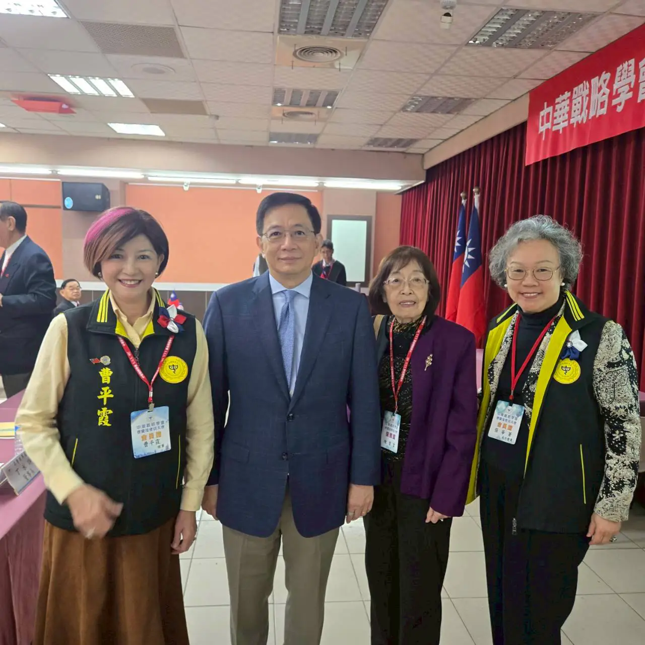 中華戰略學會會員大會暨會慶 管中閔院士專題講演「全球化的破滅或新生?」 中華戰略學會會員大會暨會慶 管中閔院士專題講演「全球化的破滅或新生?」