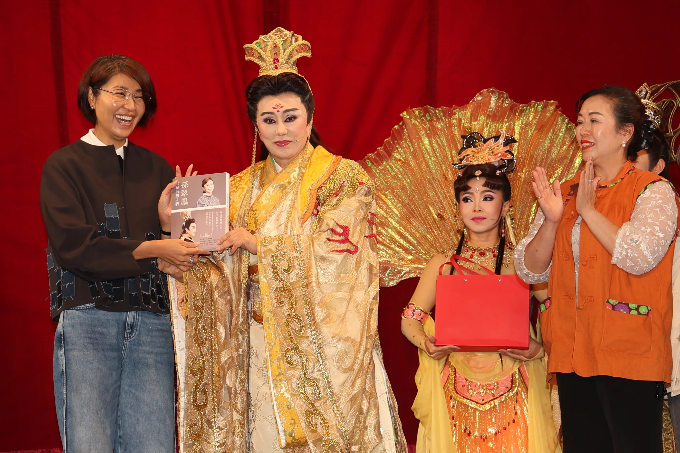 明華園「女神何仙姑」國姓巡演爆棚! 許淑華縣長 讓國家級戲曲走入偏鄉 明華園「女神何仙姑」國姓巡演爆棚! 許淑華縣長 讓國家級戲曲走入偏鄉