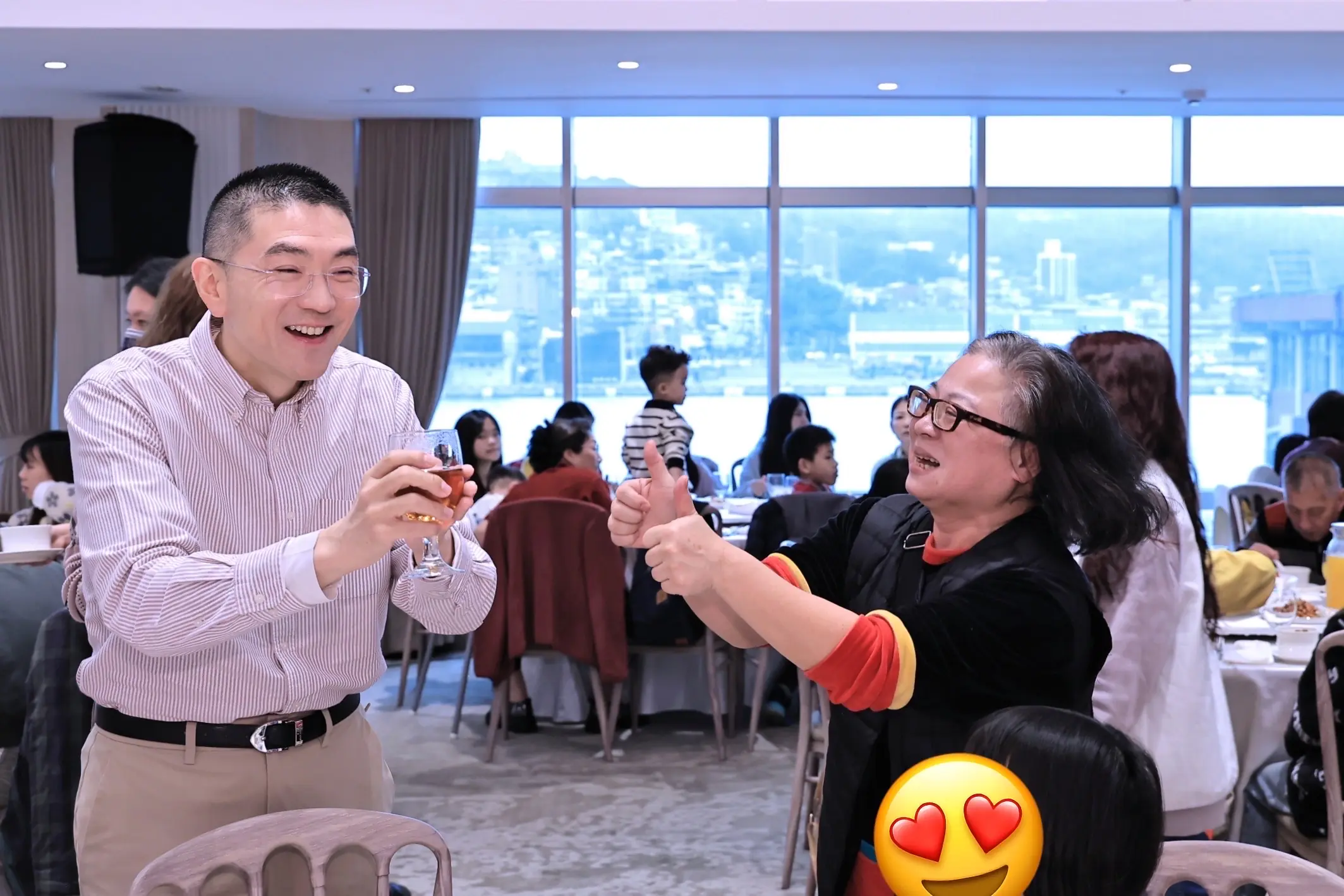 「愛的心手相牽」餐敘 謝國樑感謝寄養家庭與機構守護兒少 「愛的心手相牽」餐敘 謝國樑感謝寄養家庭與機構守護兒少