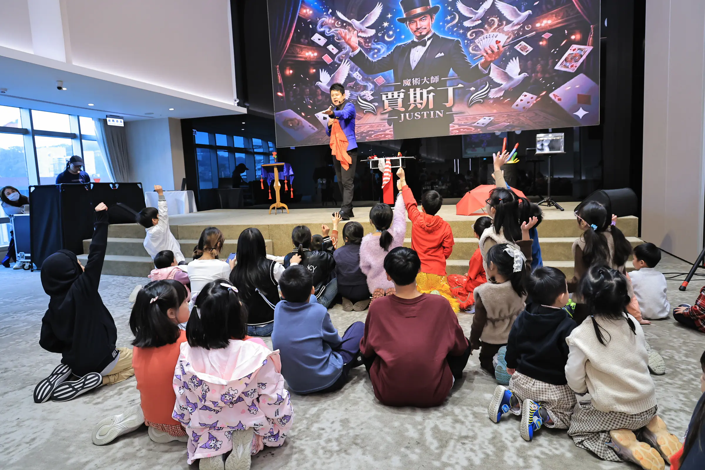 「愛的心手相牽」餐敘 謝國樑感謝寄養家庭與機構守護兒少 「愛的心手相牽」餐敘 謝國樑感謝寄養家庭與機構守護兒少