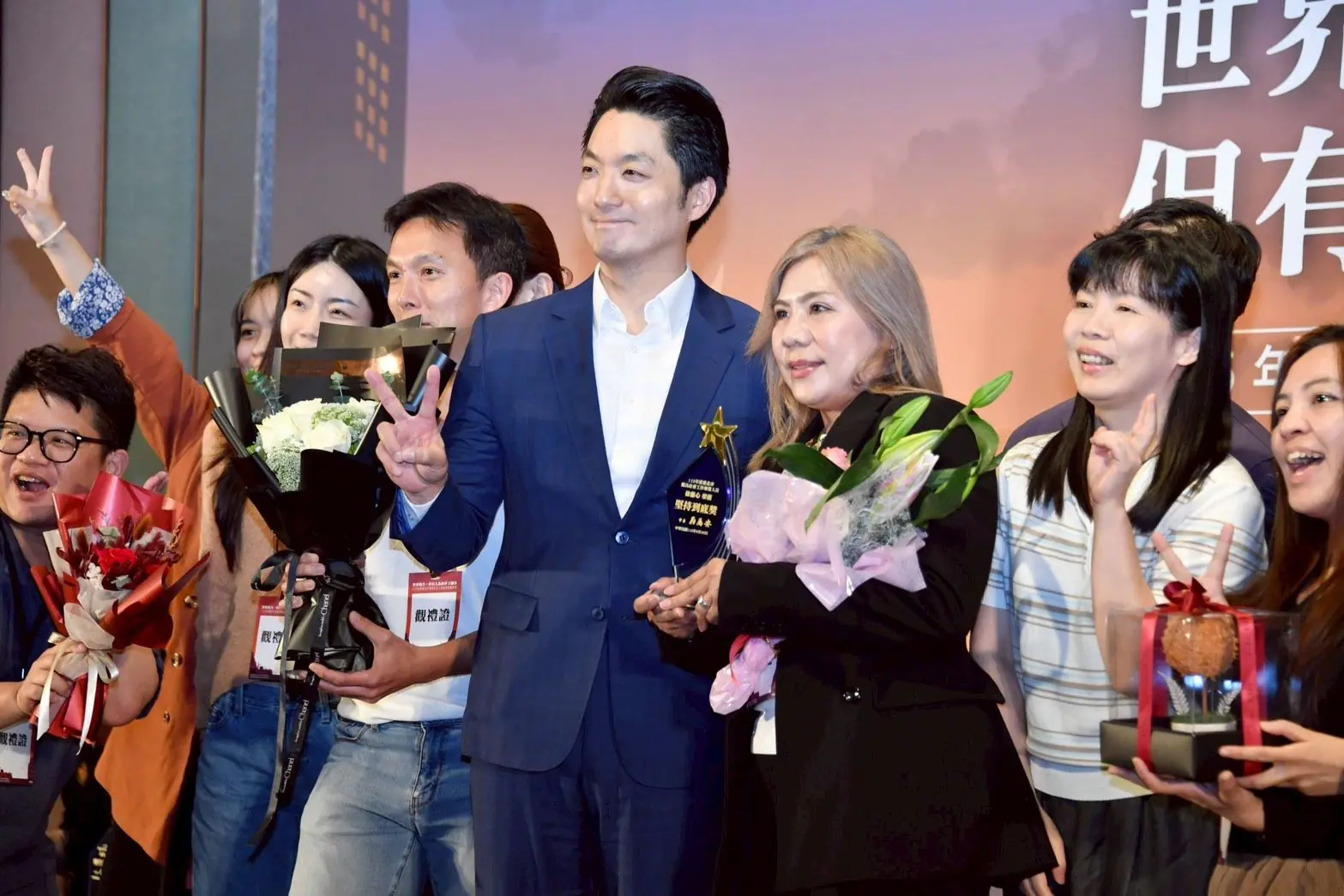 蔣萬安出席績優社工表揚大會 感謝「撐傘的人」守護市民度過低潮 蔣萬安出席績優社工表揚大會 感謝「撐傘的人」守護市民度過低潮