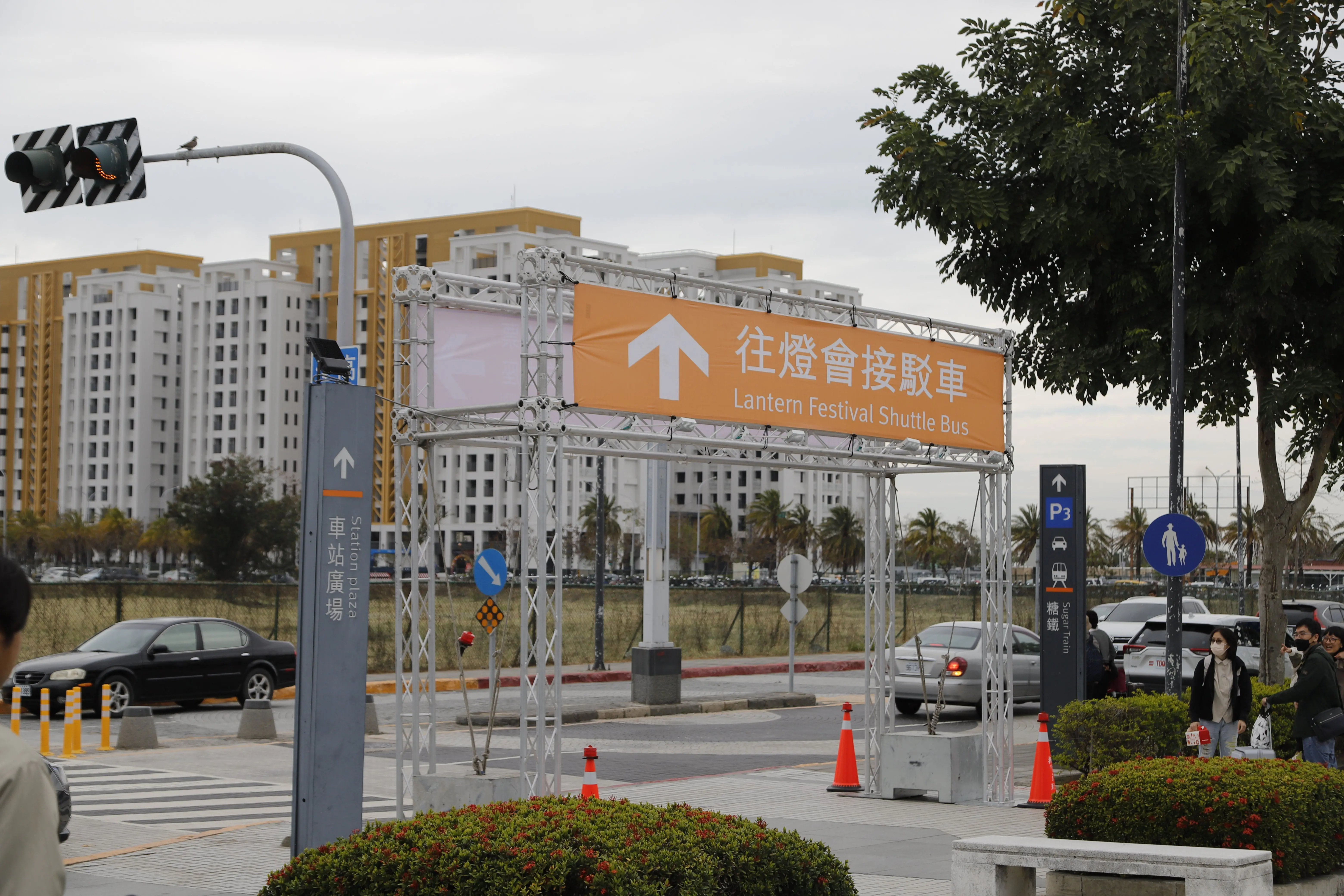 翁章梁試乘接駁車了解燈會接駁運作情形 翁章梁試乘接駁車了解燈會接駁運作情形