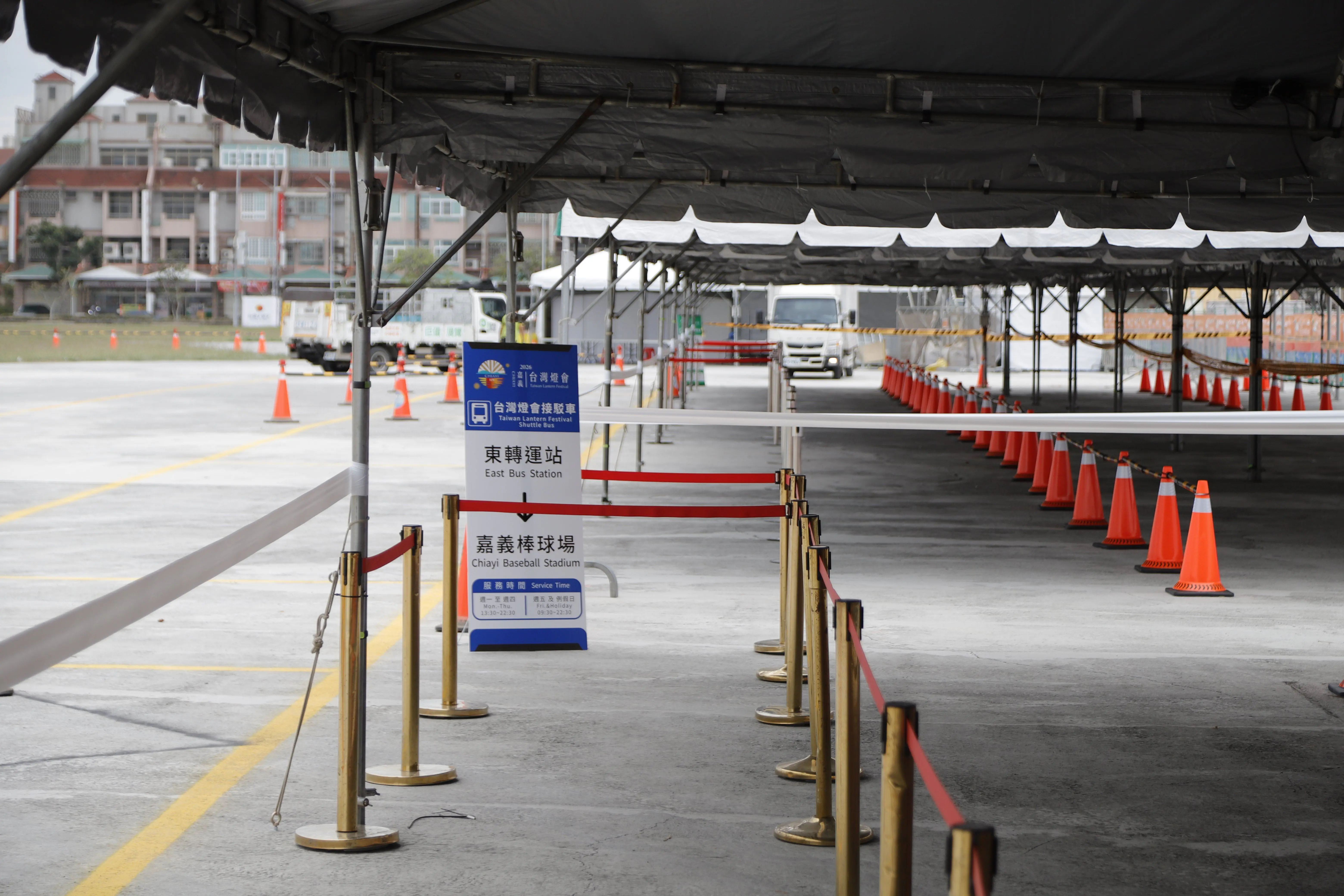 翁章梁試乘接駁車了解燈會接駁運作情形 翁章梁試乘接駁車了解燈會接駁運作情形