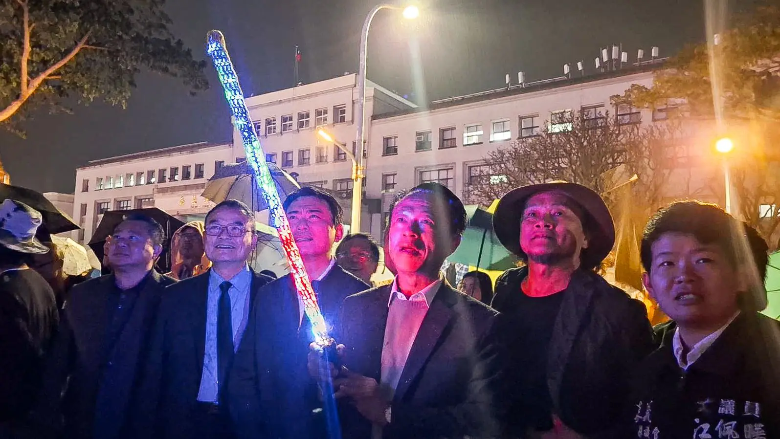 「光之新徑-嘉義夢」×「再。嘉義」燈區正式啟動 率先點亮2026台灣燈會第一道光 「光之新徑-嘉義夢」×「再。嘉義」燈區正式啟動 率先點亮2026台灣燈會第一道光