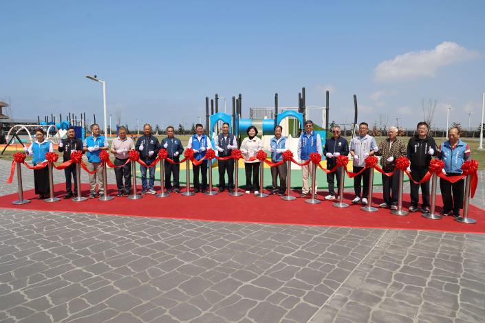 臺西鄉公所綠美化廣場落成 嶄新門面提供洽公民眾、鄉親更舒適友善公共場域 臺西鄉公所東側廣場綠美化工程完工啟用 縣長張麗善16日出席剪綵