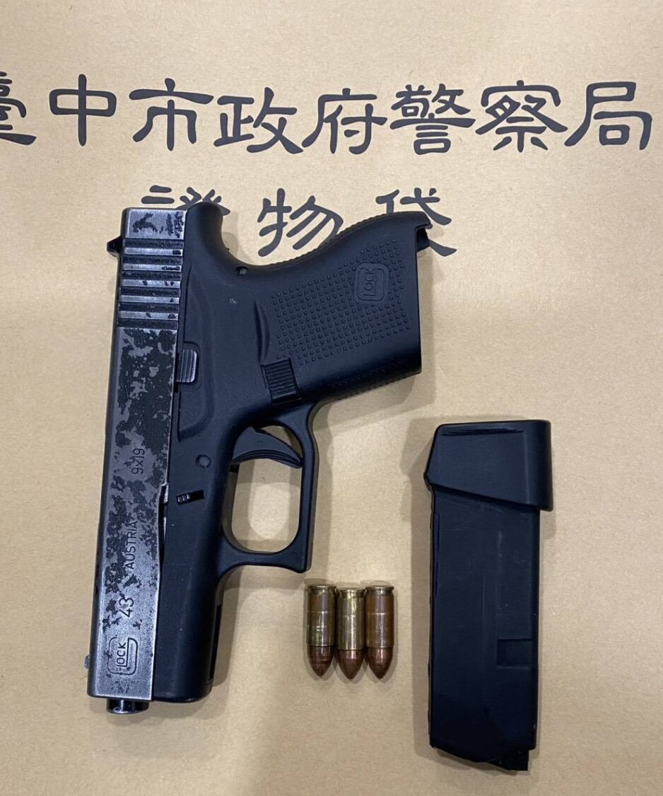 通緝犯藏身租屋處經營「毒品分裝場」 警攻堅起槍逮人 通緝犯藏身租屋處經營「毒品分裝場」 警攻堅起槍逮人