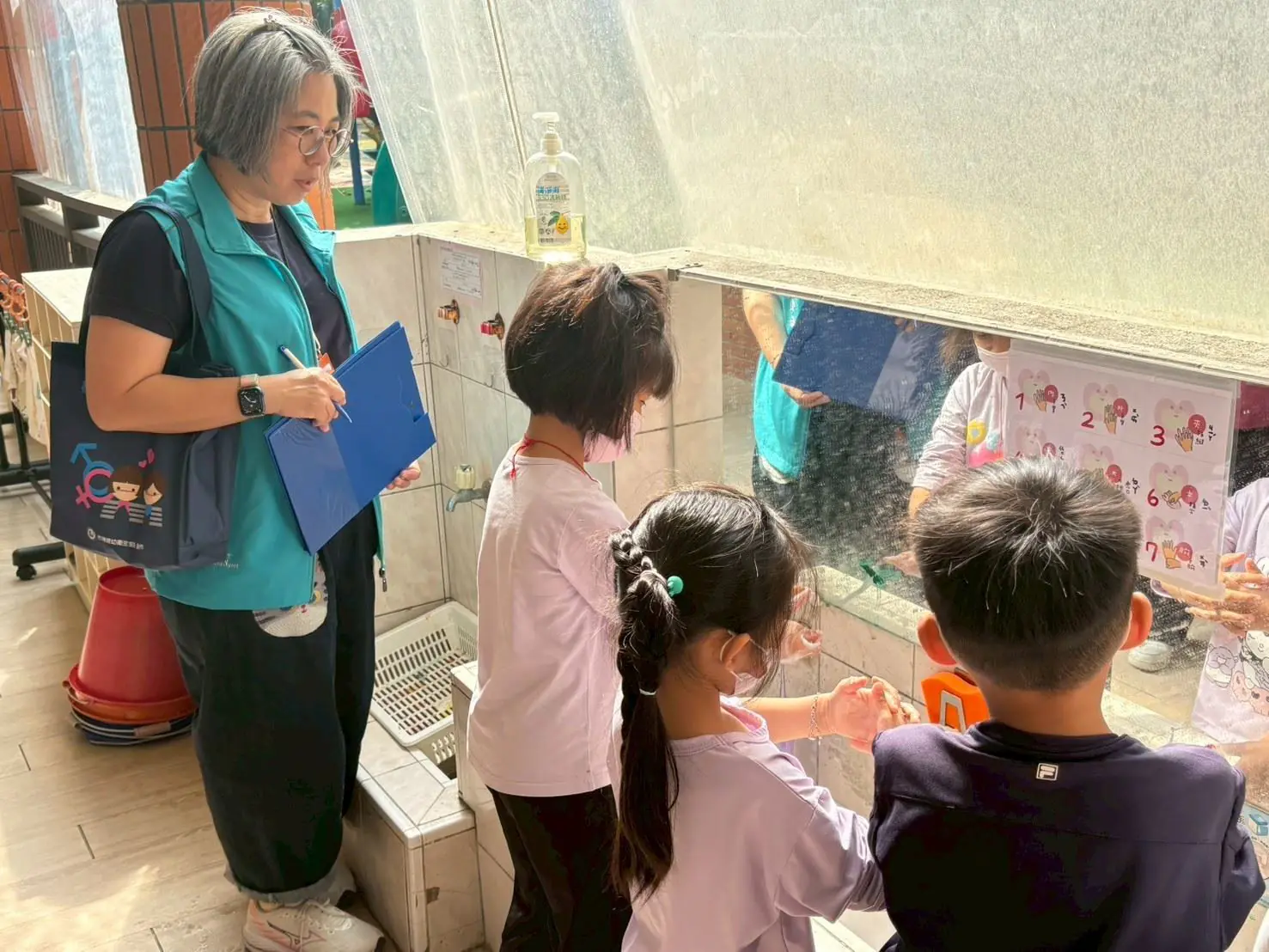 嘉義縣全面啟動腸病毒防治行動 守護學童健康 嘉義縣全面啟動腸病毒防治行動 守護學童健康