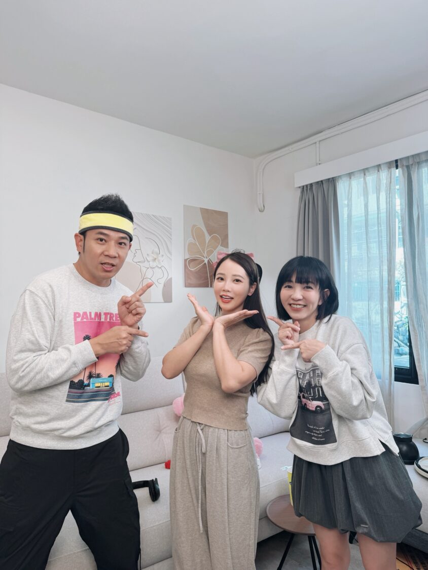 「香草CP」香蕉、草莓首合體上「咪妃KIDS」PODCAST節目流量暴衝 咪妃也是兒童口中的榴槤姊姊,與「香草CP」同台,像個小粉絲。(圖/咪妃KIDS 提供)