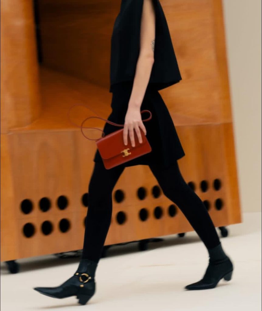 《資產階級的優雅》 CELINE 再度變成一種態度 《資產階級的優雅》 CELINE 再度變成一種態度