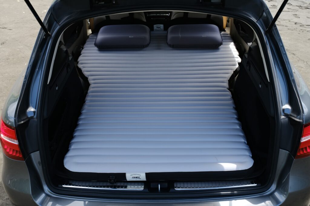 募資一週達標140%!3D Mats推CORAIRE卡好眠充氣床墊系列3/23正式開賣 5 CORAIRE%E8%BB%8A%E7%94%A8%E5%85%85%E6%B0%A3%E5%BA%8A%E5%A2%8A%E5%B0%88%E7%82%BASUV%E8%BB%8A%E6%AC%BE%E8%A8%AD%E8%A8%88%E5%8E%9A%E5%BA%A6%E5%83%85%E6%9C%898cm%E5%85%BC%E9%A1%A7%E6%94%AF%E6%92%90%E8%88%87%E7%A9%BA%E9%96%93%E6%84%9F%E8%BA%BA%E4%B8%8B%E6%99%82%E4%BF%9D%E6%9C%89%E8%88%92%E9%81%A9%E9%A4%98 1024x683 1