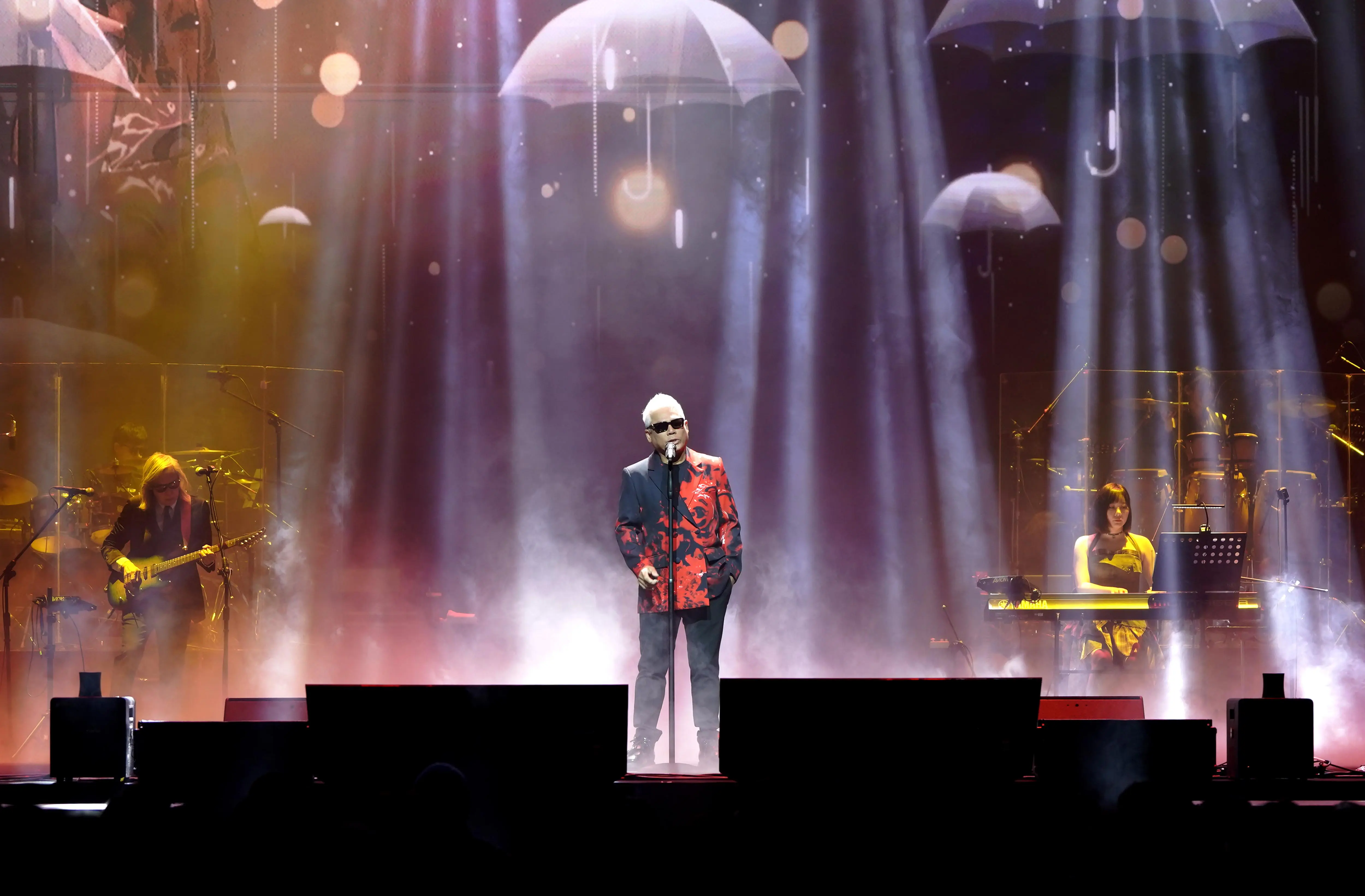 巫啟賢(太傻)前奏一響北流秒變大型KTV「六壯士」助陣「麻吉費洛蒙大爆發」 巫啟賢(太傻)前奏一響北流秒變大型KTV「六壯士」助陣「麻吉費洛蒙大爆發」