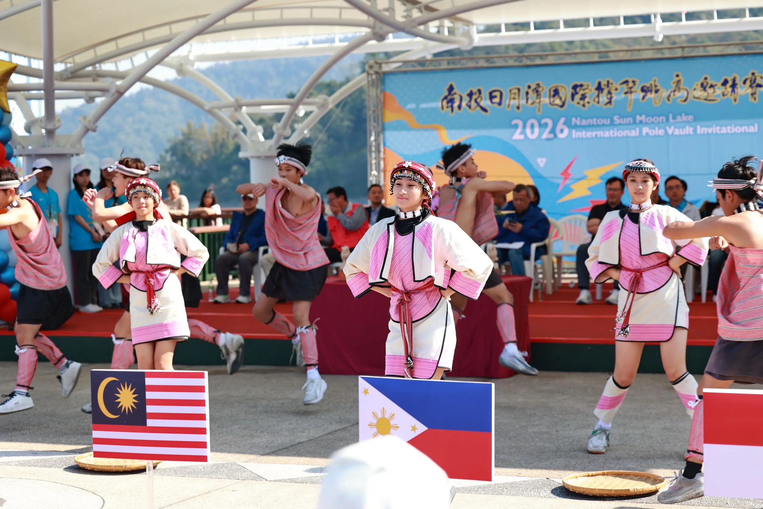 日月潭國際撐竿跳高賽 台灣選手吳彥翰銀牌刷新台灣紀錄 日月潭國際撐竿跳高賽 台灣選手吳彥翰銀牌刷新台灣紀錄