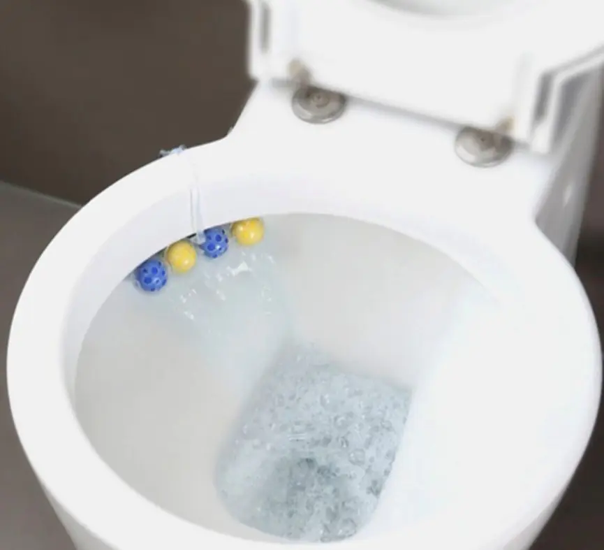 美式賣場社團掀討論 網友分享馬桶清潔球使用心得 美式賣場社團掀討論 網友分享馬桶清潔球使用心得