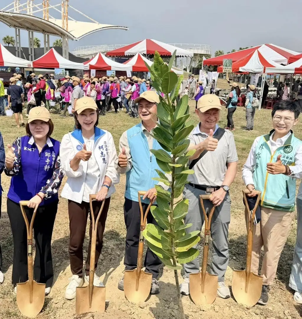 柯志恩林園植樹拋綠色願景 為高雄爭取更多綠蔭 柯志恩林園植樹拋綠色願景 為高雄爭取更多綠蔭
