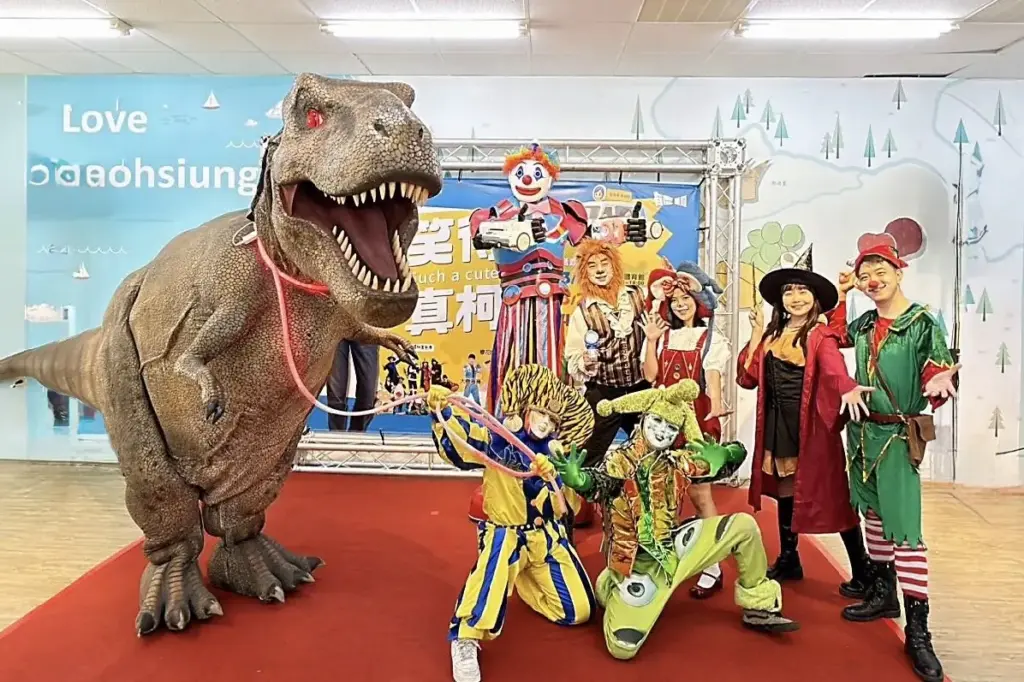 柯志恩舉辦兒童節活動 「笑得真柯愛」三山巡迴開跑 氣墊城堡.MOMO家族陪親子過節 柯志恩舉辦兒童節活動 「笑得真柯愛」三山巡迴開跑 氣墊城堡.MOMO家族陪親子過節