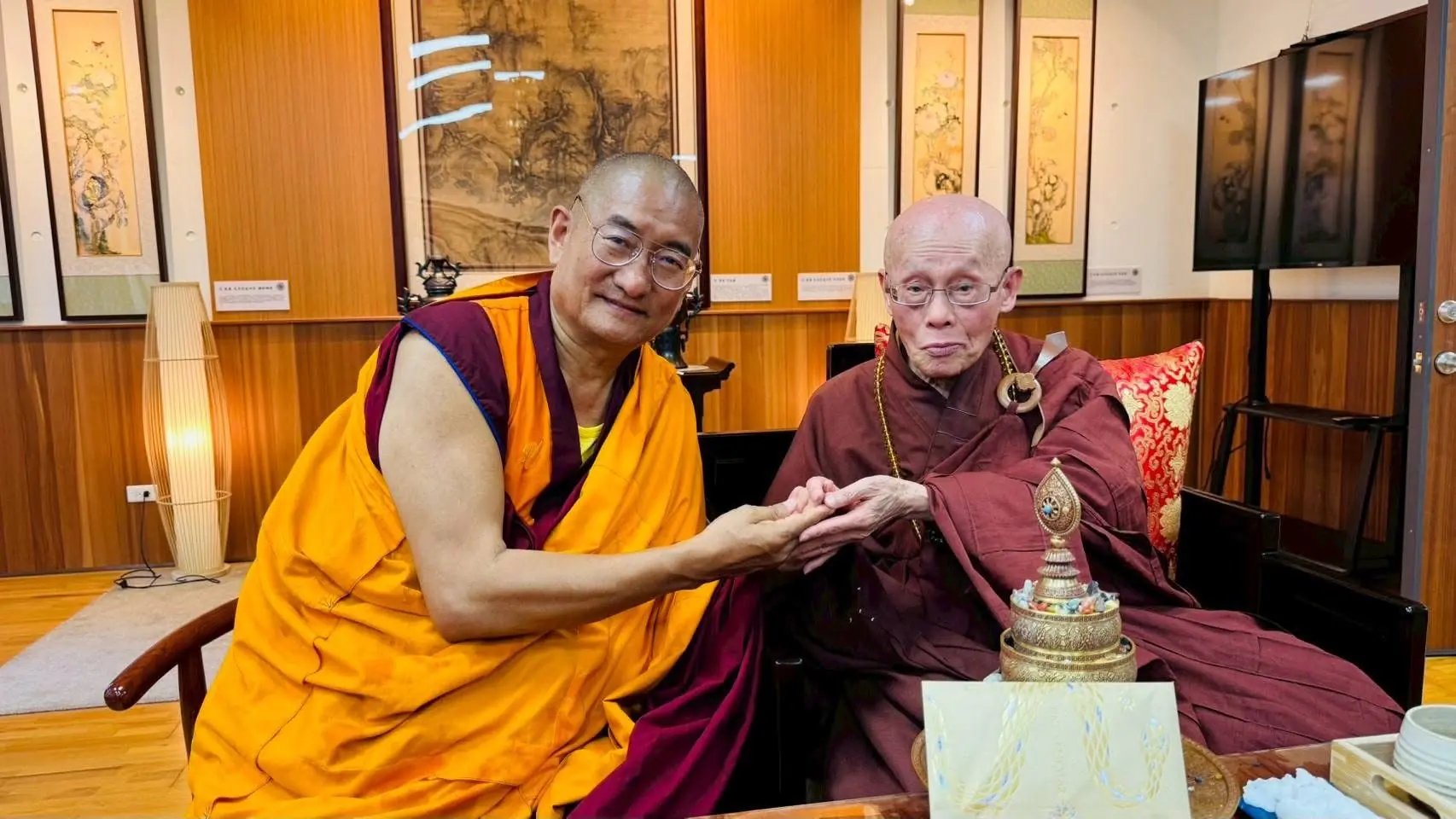 覺囊-嘉察法王拜會「果清律師」 以戒為師,共議僧團清淨之道 覺囊-嘉察法王拜會「果清律師」 以戒為師,共議僧團清淨之道