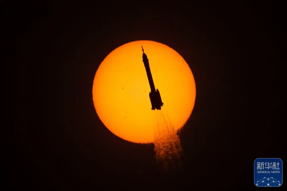 太空衛星鋪滿天空、機器人遍布地球 人類即將進入新文明? 太空衛星鋪滿天空、機器人遍布地球 人類即將進入新文明?