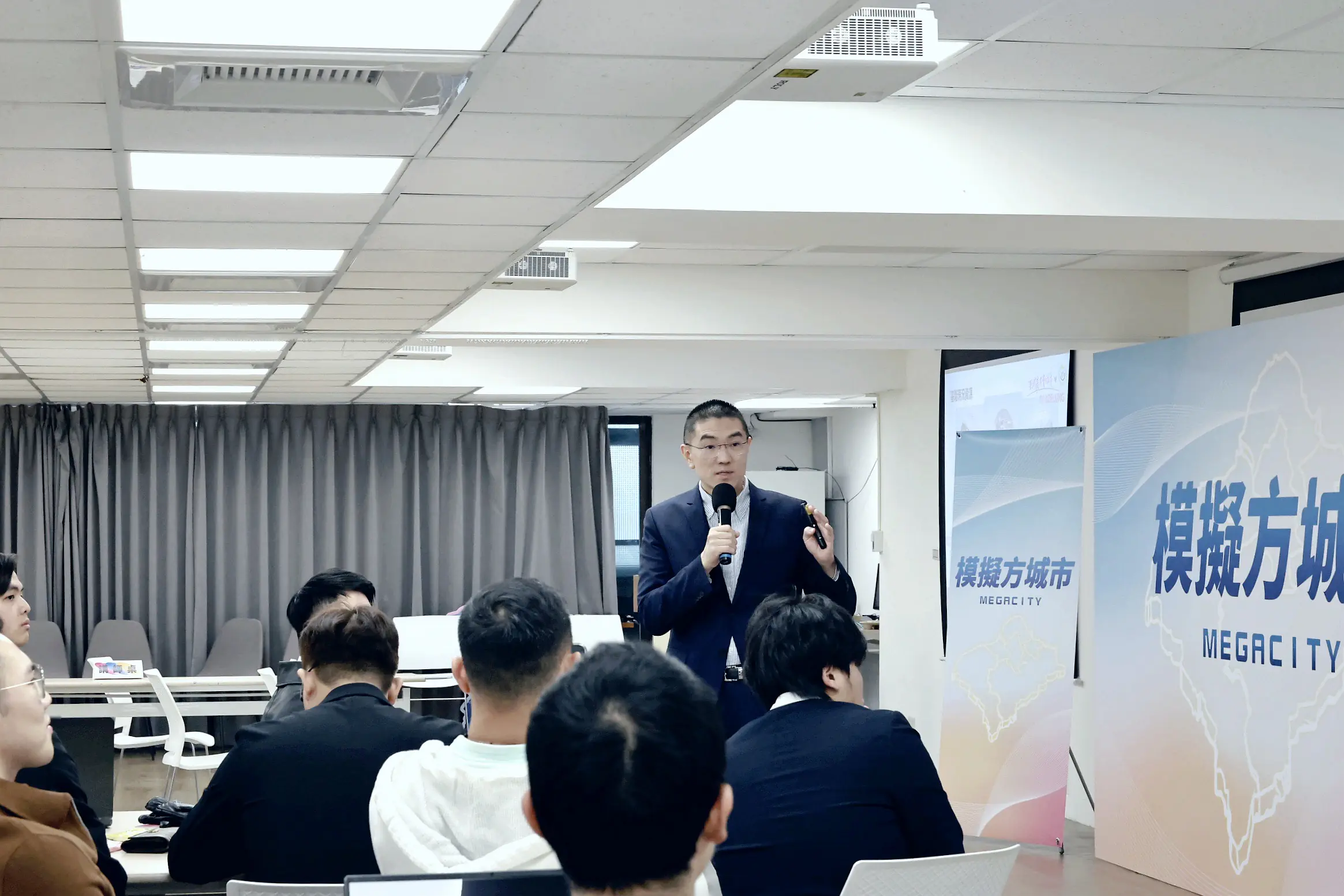 青年對話城市治理 謝國樑分享基隆經驗展望2026 青年對話城市治理 謝國樑分享基隆經驗展望2026