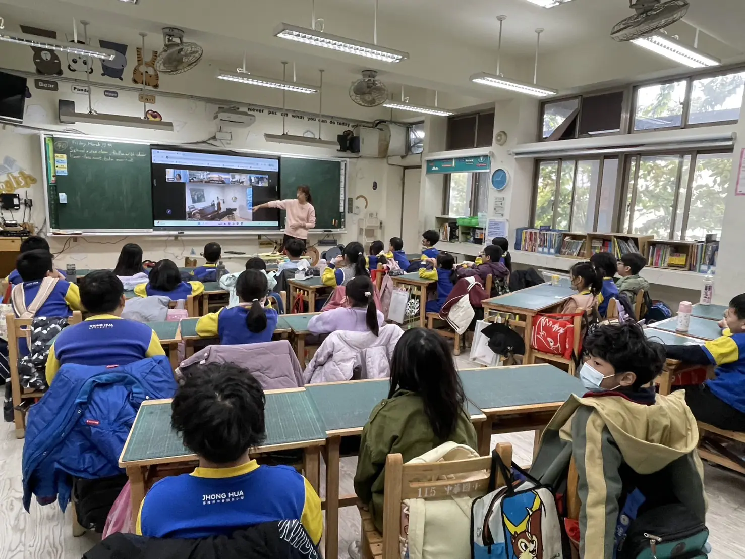 基隆中華國小18名雙語小尖兵赴美交流 行李箱裝滿「台灣味」進行文化外交 基隆中華國小18名雙語小尖兵赴美交流 行李箱裝滿「台灣味」進行文化外交