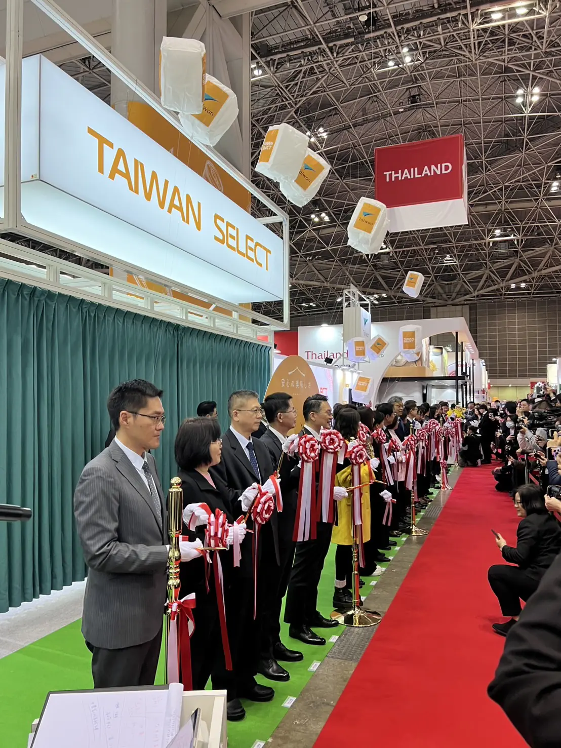 臺中市首次參展東京食品展 開幕日即傳捷報、見證合作換約成果 臺中市首次參展東京食品展 開幕日即傳捷報、見證合作換約成果