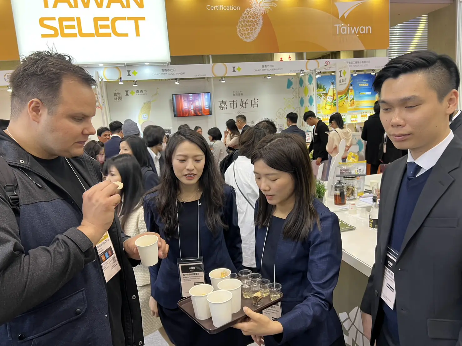 臺中市首次參展東京食品展 開幕日即傳捷報、見證合作換約成果 臺中市首次參展東京食品展 開幕日即傳捷報、見證合作換約成果