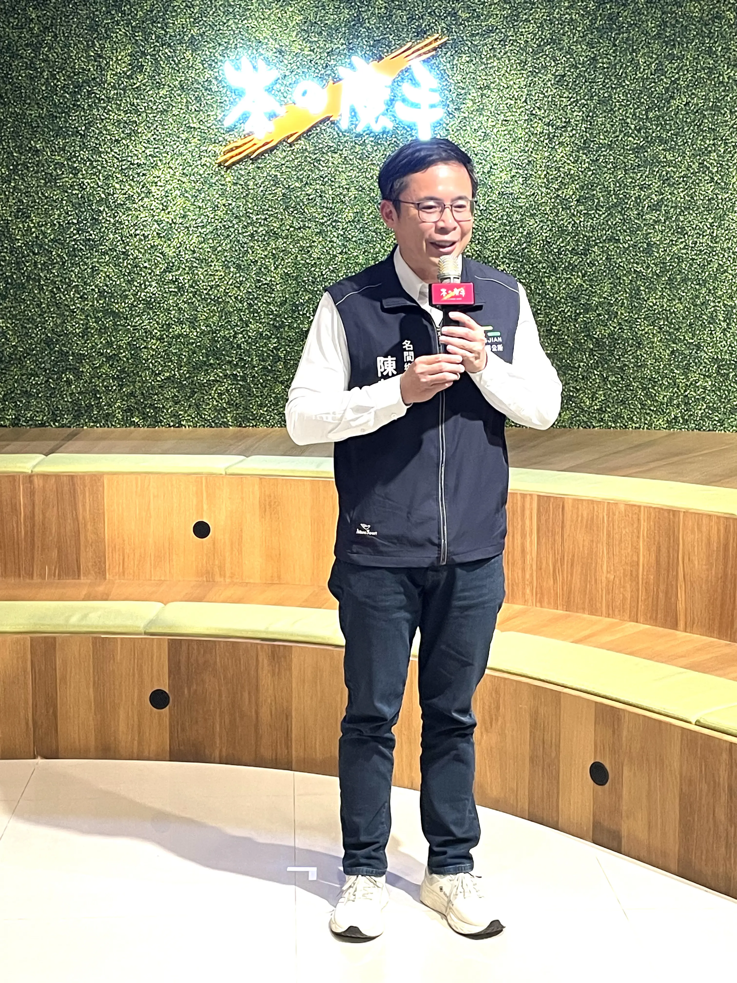 名間之光 · 冬片之冠 茶之魔手【114年冠軍冬片選手茶禮盒】 封藏上市 1500盒珍稀開賣!! 名間之光 · 冬片之冠 茶之魔手【114年冠軍冬片選手茶禮盒】 封藏上市 1500盒珍稀開賣!!