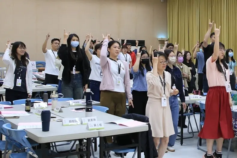 嘉市新進人員熱力開訓 黃敏惠揪同仁玩問答 嘉市新進人員熱力開訓 黃敏惠揪同仁玩問答