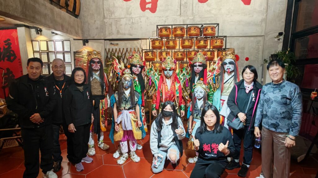 台灣陣頭大放異彩!昊天民俗藝陣團震撼潮州青龍廟會! 台灣陣頭大放異彩!昊天民俗藝陣團震撼潮州青龍廟會!