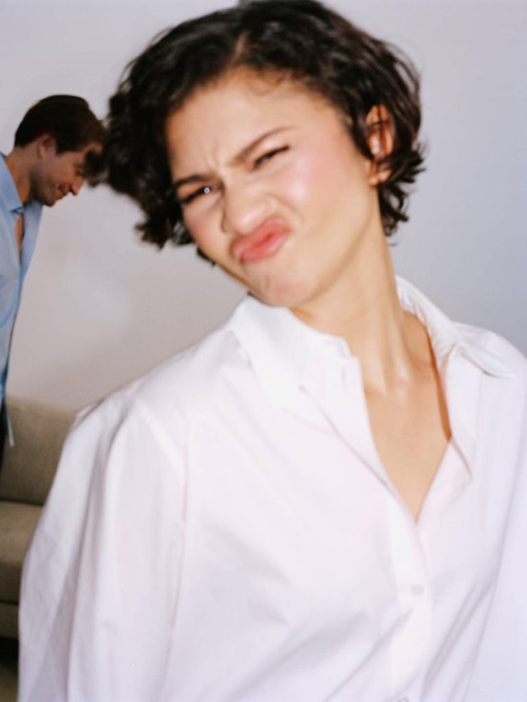 戲裡戲外皆話題!Zendaya 聯手羅伯派汀森 4 月驚喜獻映《The Drama》 戲裡戲外皆話題!Zendaya 聯手羅伯派汀森 4 月驚喜獻映《The Drama》