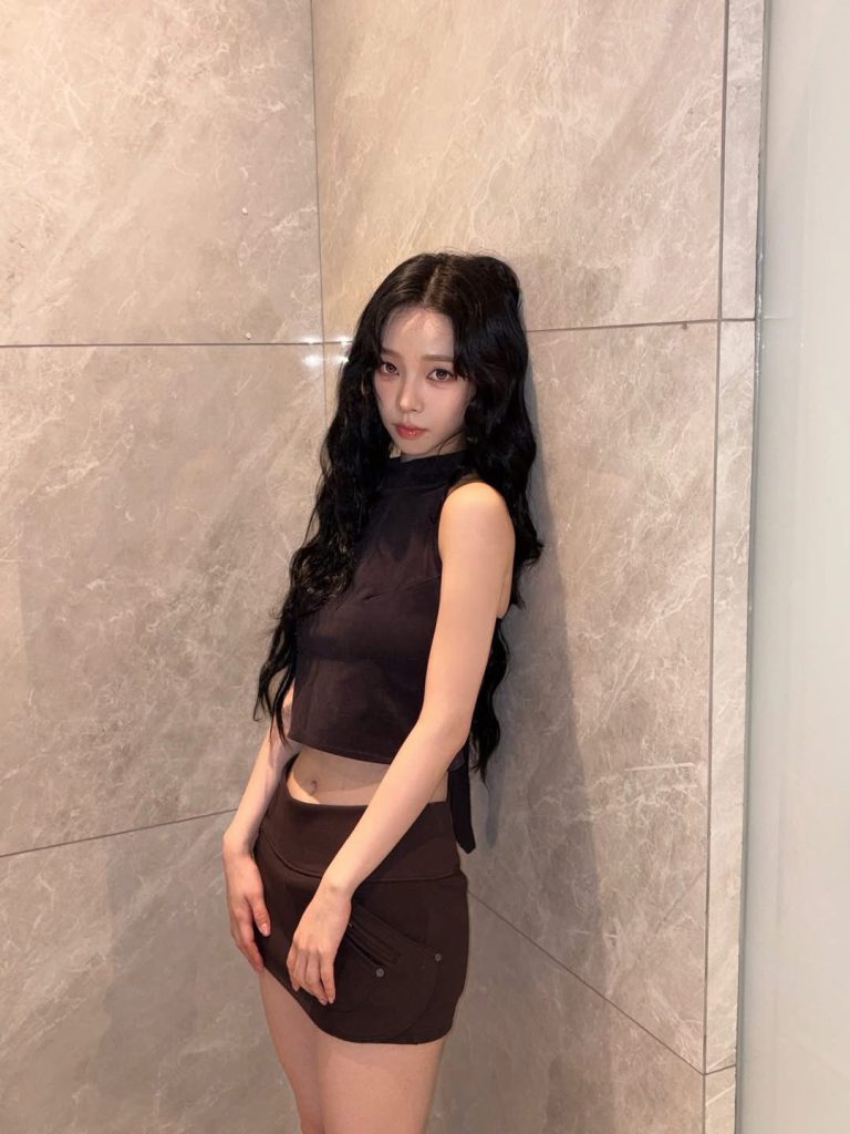 魅力席捲澳門!「人間 AI」KARINA 率 aespa 震撼登陸 魅力席捲澳門!「人間 AI」KARINA 率 aespa 震撼登陸