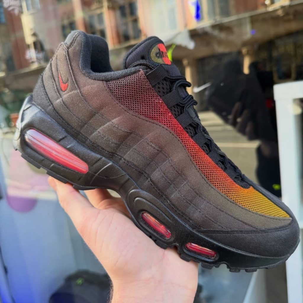 烈焰藝術席捲利物浦:LORENZ.OG x Air Max 95 “VOLCANO” 2.0 震撼登場 烈焰藝術席捲利物浦:LORENZ.OG x Air Max 95 “VOLCANO” 2.0 震撼登場