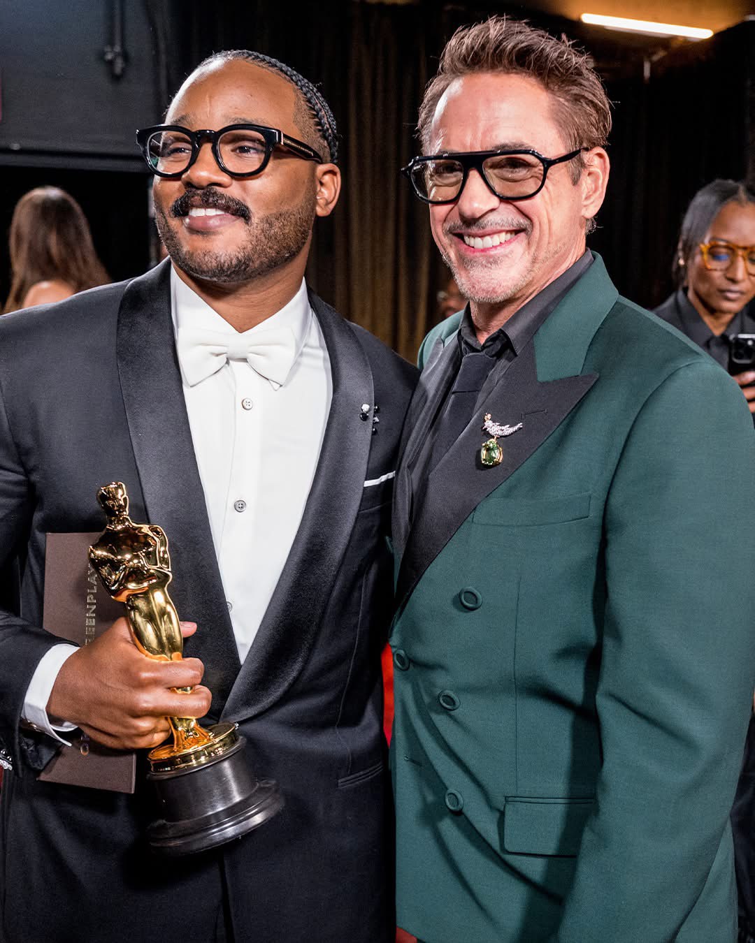 傳奇見證:Robert Downey Jr. 頒獎慶賀,Ryan Coogler 憑《罪人們》首奪奧斯卡! 傳奇見證:Robert Downey Jr. 頒獎慶賀,Ryan Coogler 憑《罪人們》首奪奧斯卡!