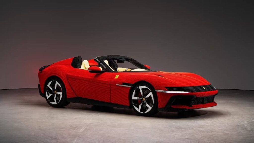 史上最大 LEGO Ferrari 降臨!12Cilindri Spider 破紀錄現身紐約 史上最大 LEGO Ferrari 降臨!12Cilindri Spider 破紀錄現身紐約