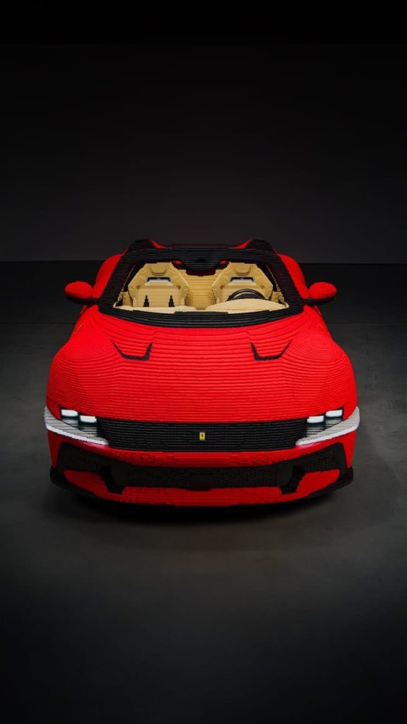 史上最大 LEGO Ferrari 降臨!12Cilindri Spider 破紀錄現身紐約 史上最大 LEGO Ferrari 降臨!12Cilindri Spider 破紀錄現身紐約