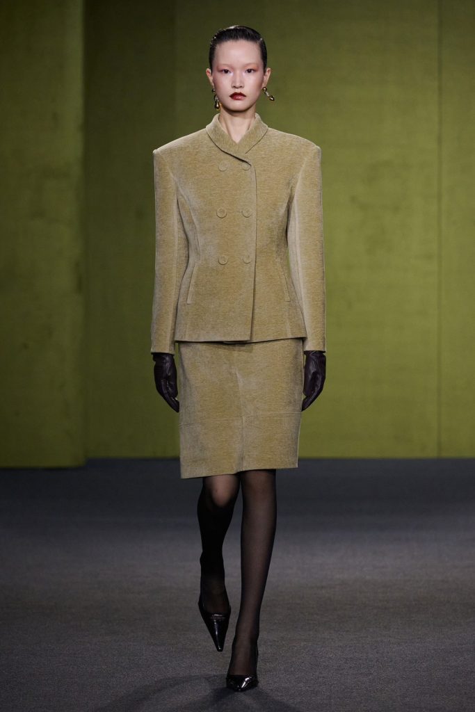 上海時裝週(Labelhood 平台)Yirantian 發布2026秋冬女裝最新系列 上海時裝週(Labelhood 平台)Yirantian 發布2026秋冬女裝最新系列