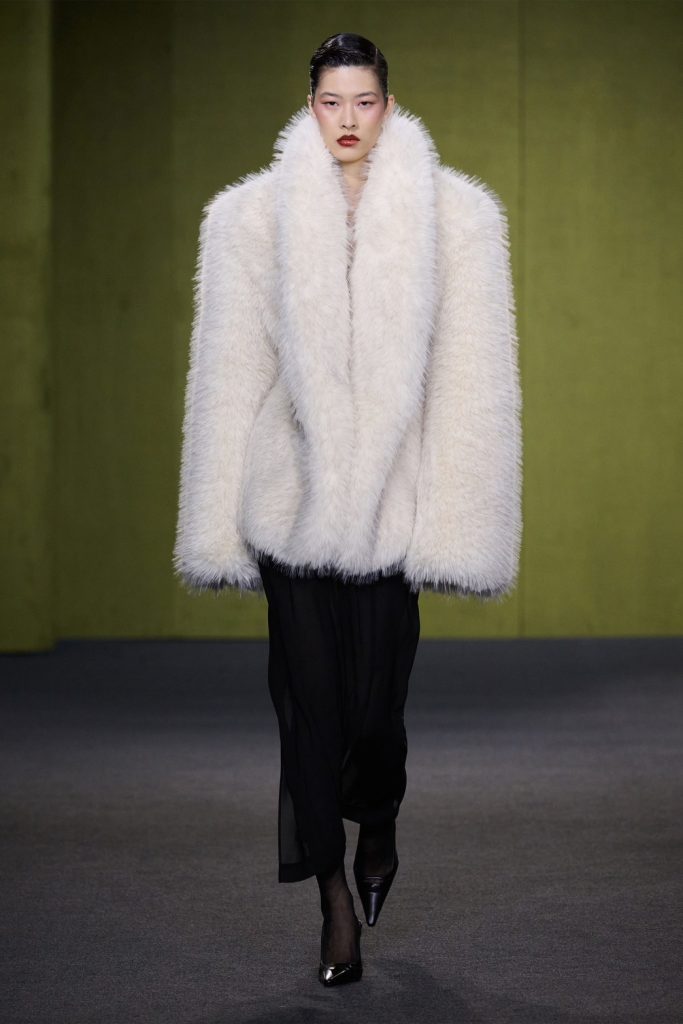 上海時裝週(Labelhood 平台)Yirantian 發布2026秋冬女裝最新系列 上海時裝週(Labelhood 平台)Yirantian 發布2026秋冬女裝最新系列