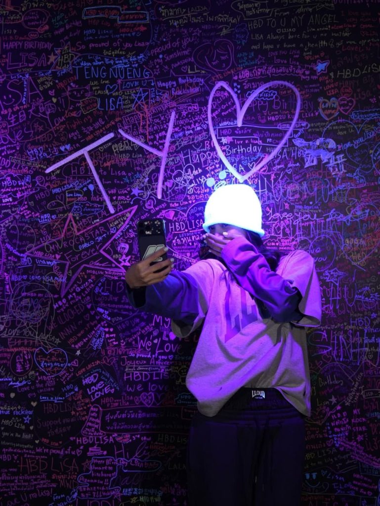 閃耀東京!LISA 親臨《ALTER EGO》期間限定店共慶生日 閃耀東京!LISA 親臨《ALTER EGO》期間限定店共慶生日