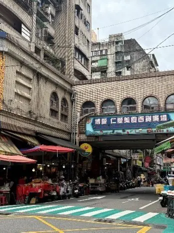 打造舒適購物空間 仁博愛市場2樓空調汰換工程展開 打造舒適購物空間 仁博愛市場2樓空調汰換工程展開
