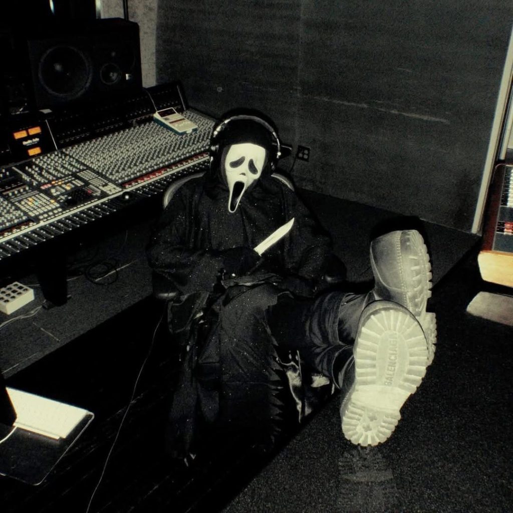 Cactus Jack 攜手《驚聲尖叫》!Don Toliver 冠軍之姿引爆 Ghostface 聯名驚悚美學