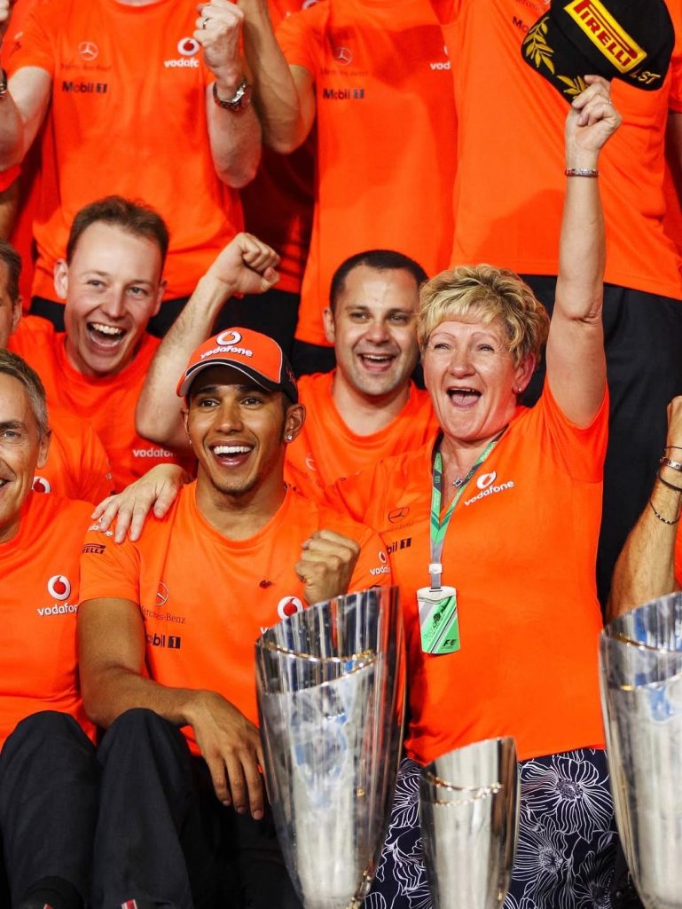 傳奇不熄!Sir Lewis Hamilton 迎來 F1 第 20 賽季:夢想從未止步 傳奇不熄!Sir Lewis Hamilton 迎來 F1 第 20 賽季:夢想從未止步