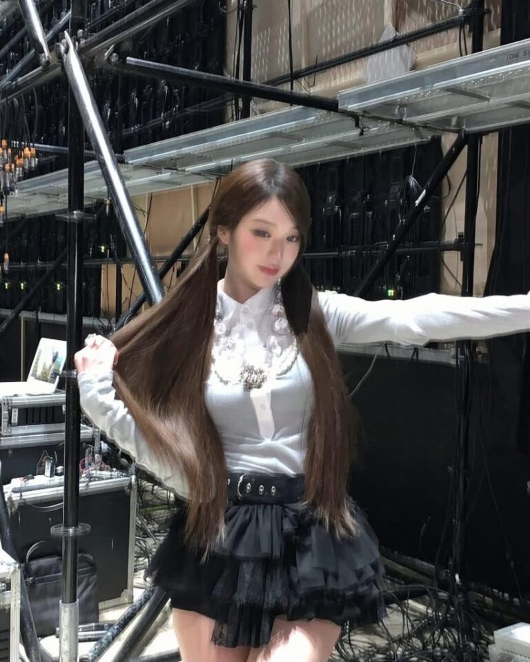極致璀璨！IVE 張員瑛〈BLACKHOLE〉MV 華麗降臨