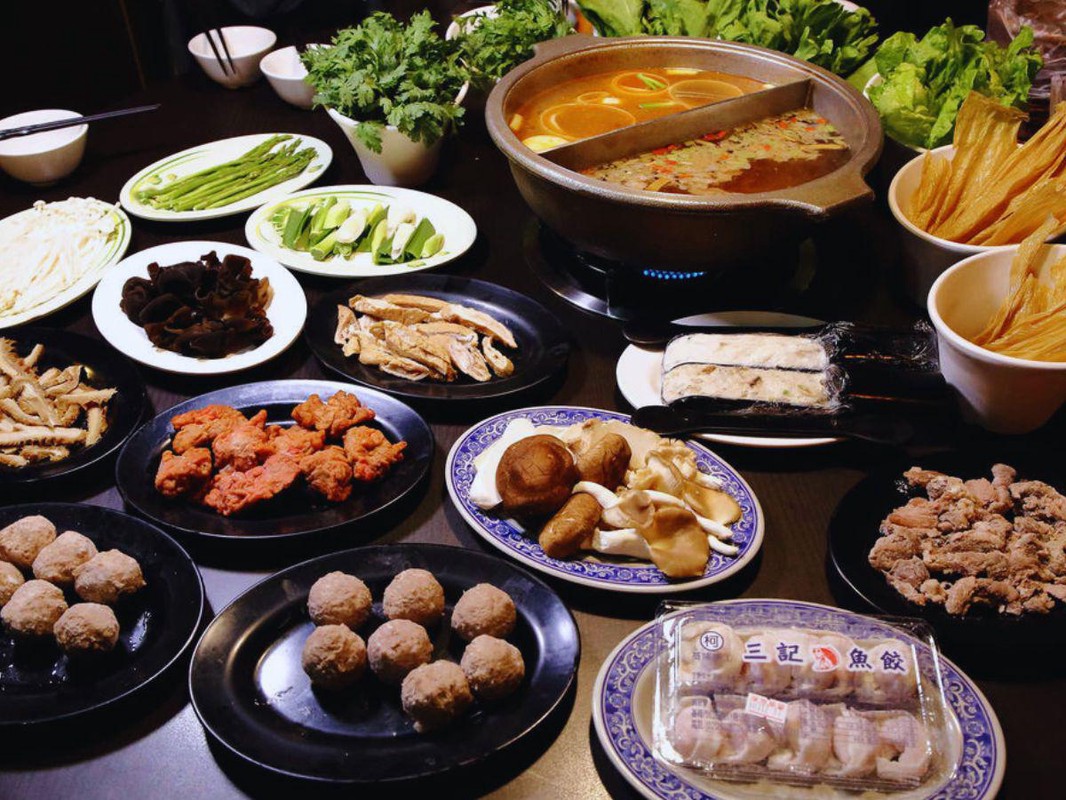 中山區火鍋:三代傳承湯頭×秘製沙茶醬 台北必吃排隊火鍋店 中山區火鍋:三代傳承湯頭×秘製沙茶醬 台北必吃排隊火鍋店